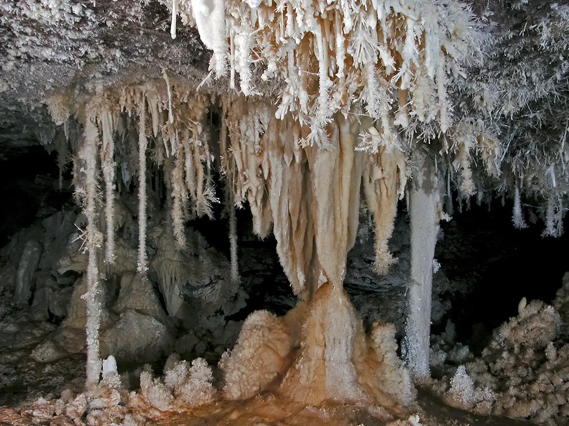 Cueva de Castañar